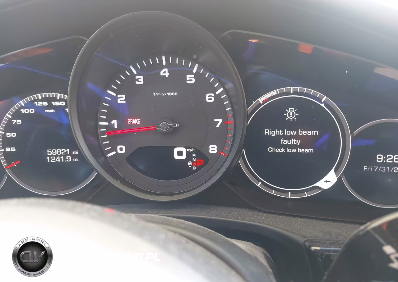 2018 Porsche Panamera 4 VIN:WP0AA2A75JL119588 - 7