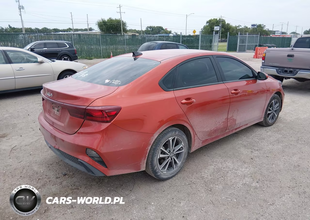 2023 Kia Forte Lxs VIN:3KPF24AD9PE666739 - 4