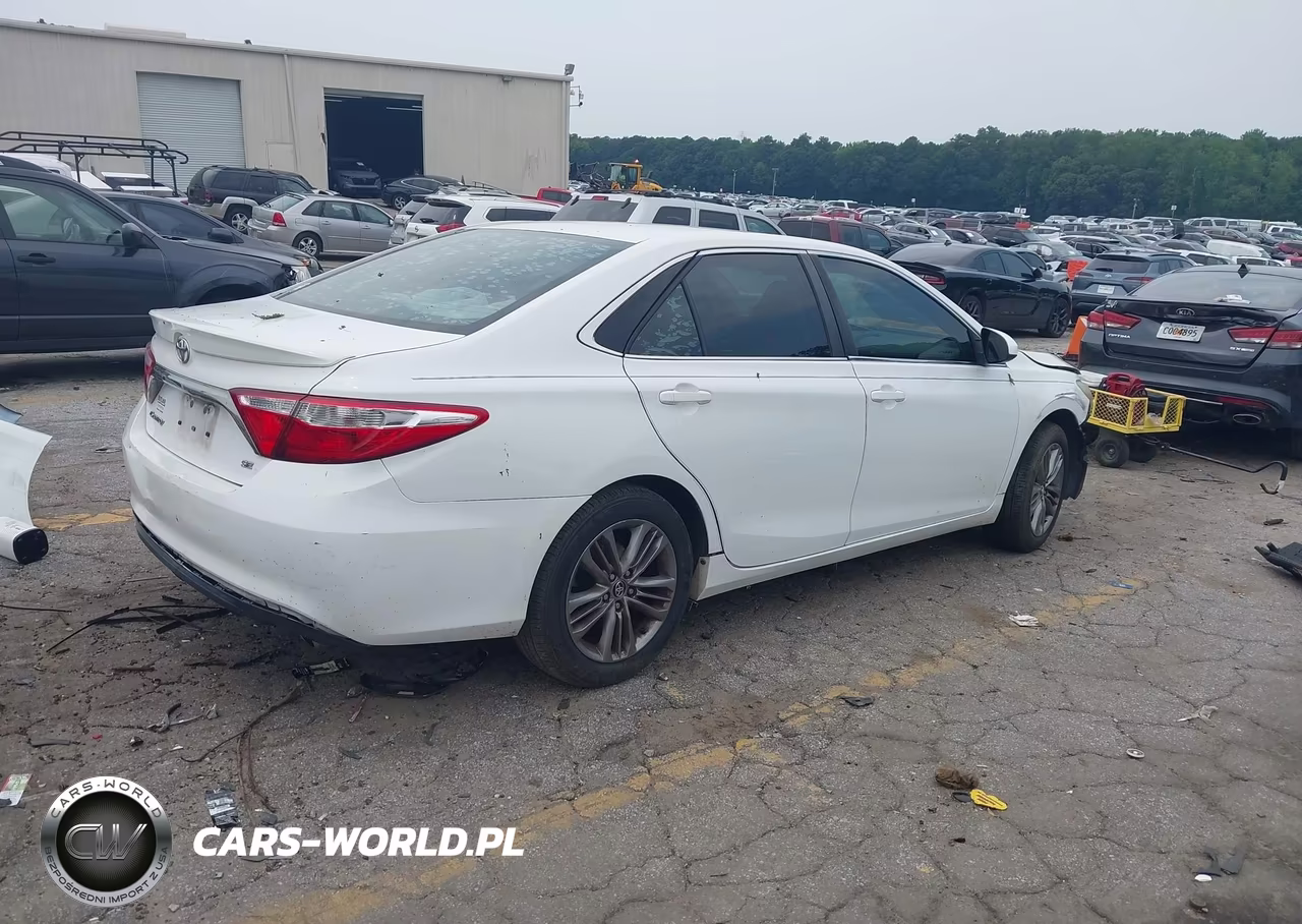 2016 Toyota Camry Se VIN:4T1BF1FKXGU556627 - 4