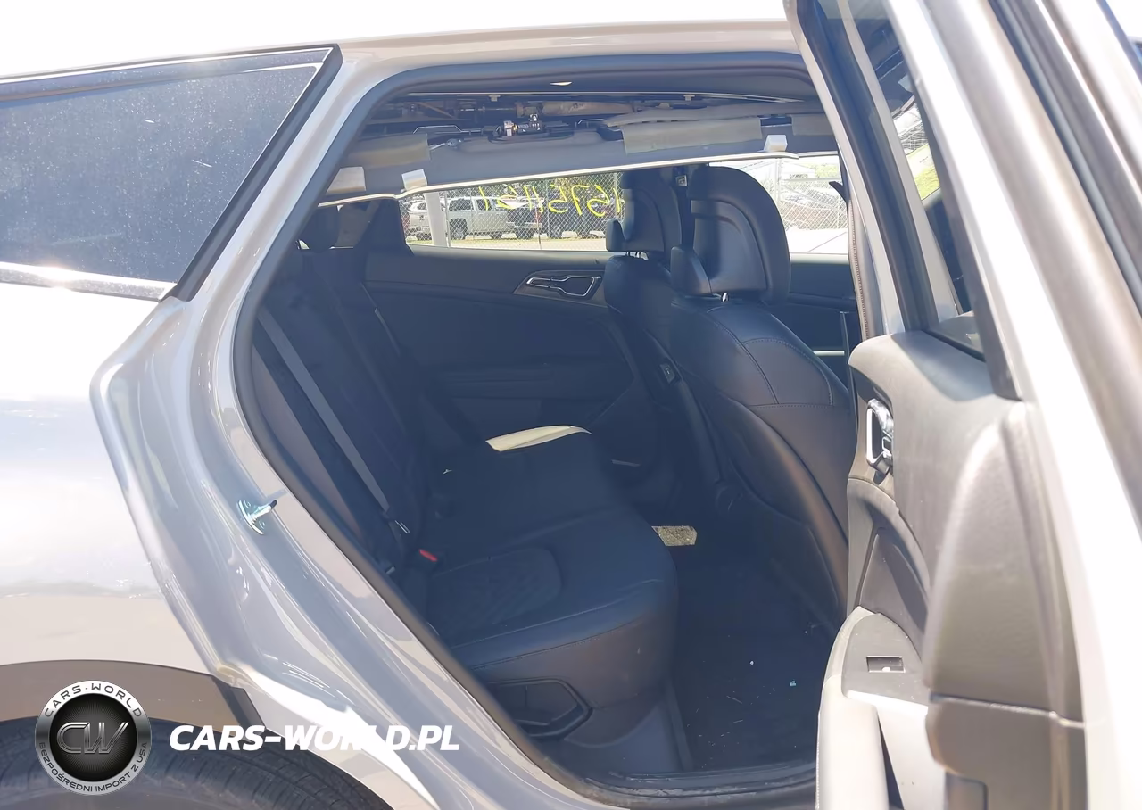 2026 Kia Sportage Plug-In Hybrid X-Line VIN:KNDPYDDHXT7331730 - 8