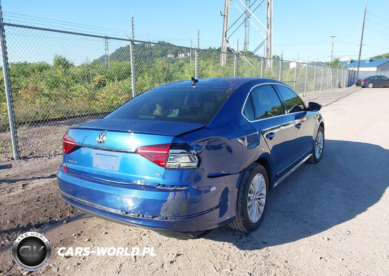 2017 Volkswagen Passat 1.8T Se VIN:1VWBT7A34HC000172 - 4