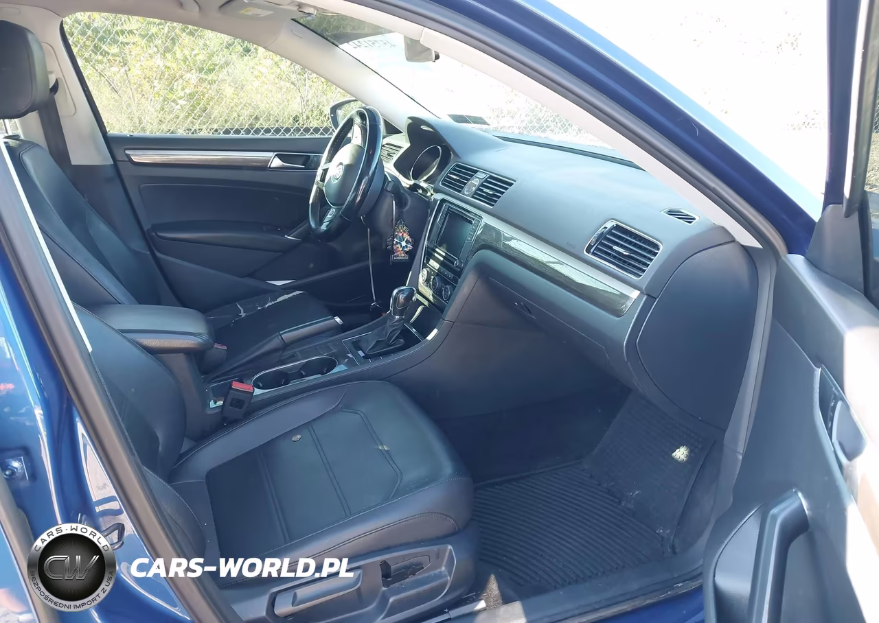 2017 Volkswagen Passat 1.8T Se VIN:1VWBT7A34HC000172 - 5