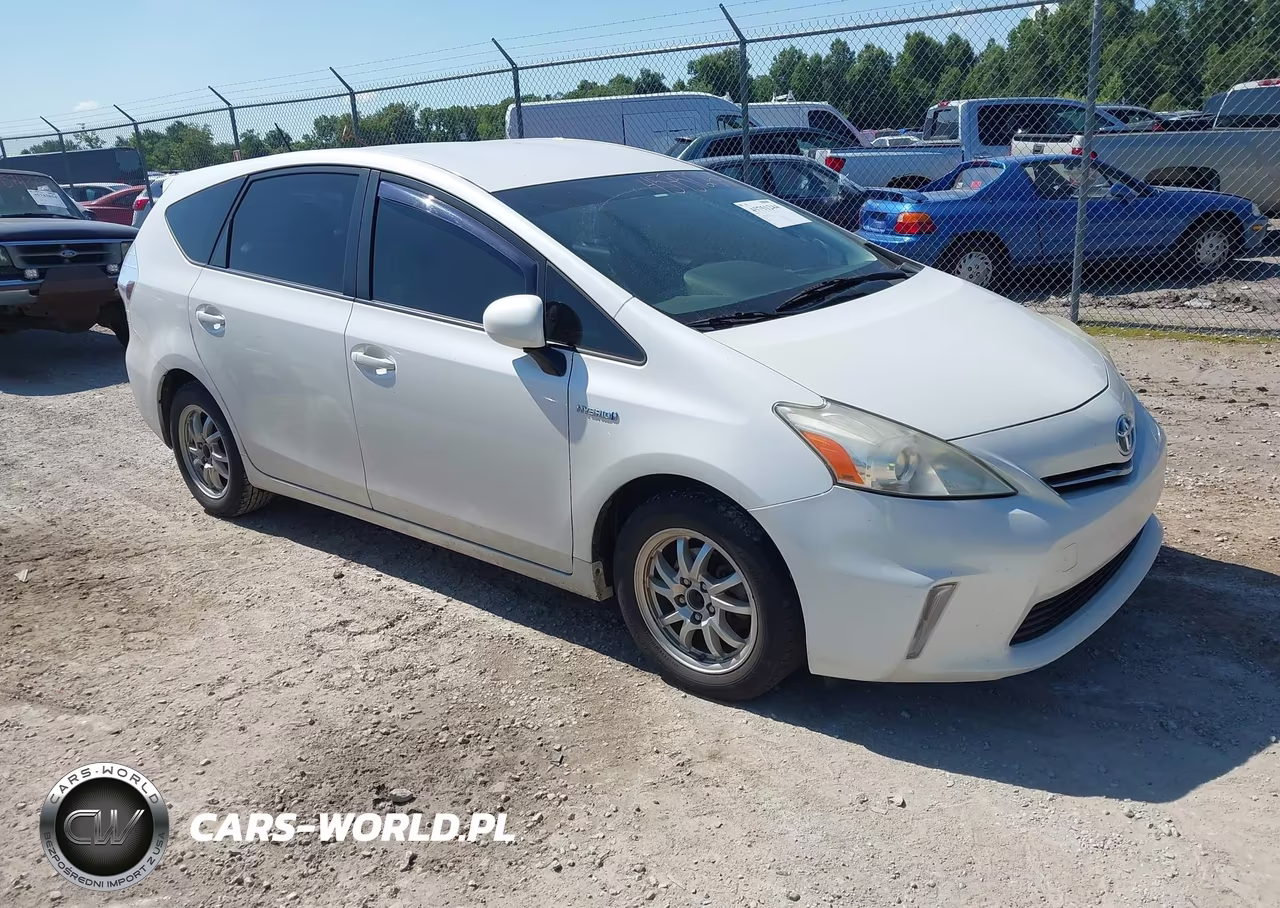 2013 Toyota Prius V Three – zdjęcie 1 z 17