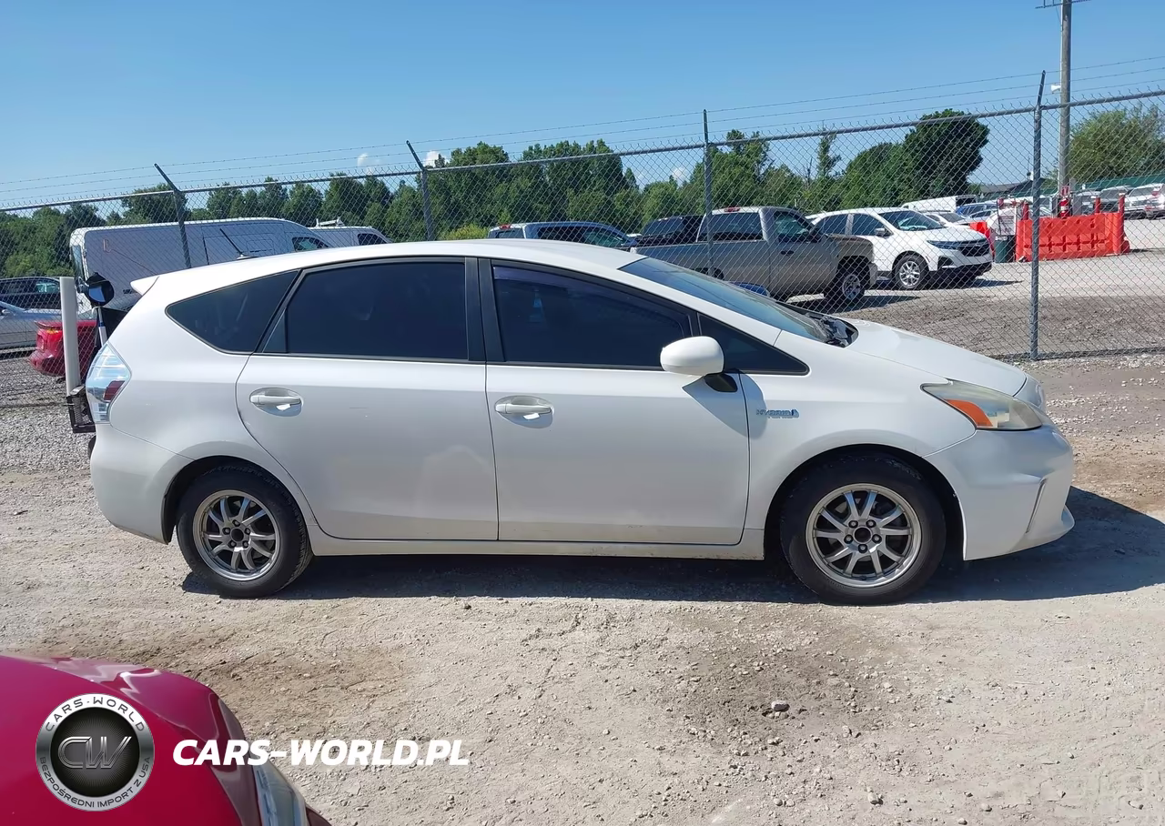2013 Toyota Prius V Three VIN:JTDZN3EU0D3278293 - 13