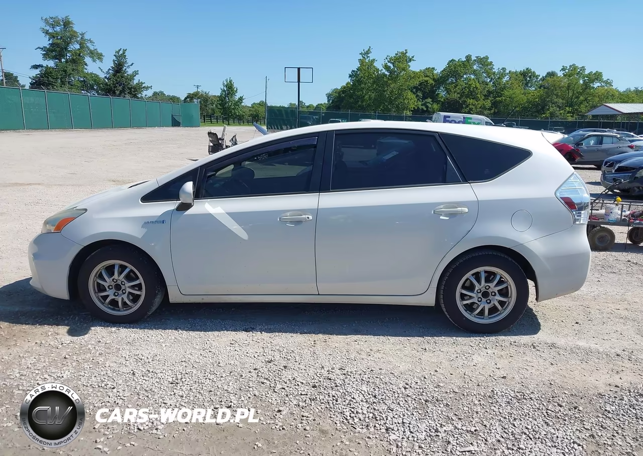 2013 Toyota Prius V Three VIN:JTDZN3EU0D3278293 - 14