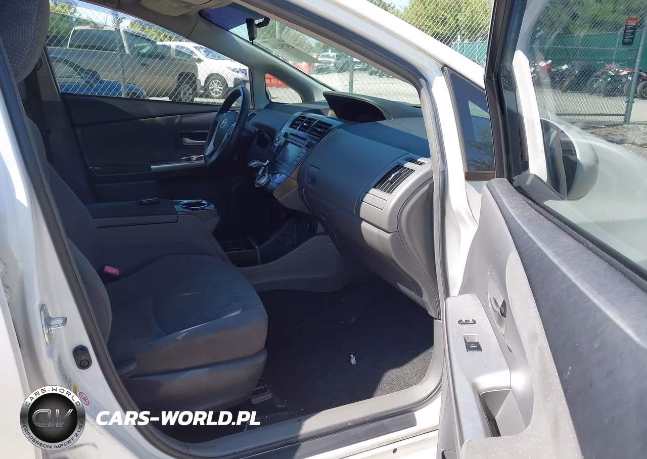 2013 Toyota Prius V Three VIN:JTDZN3EU0D3278293 - 5