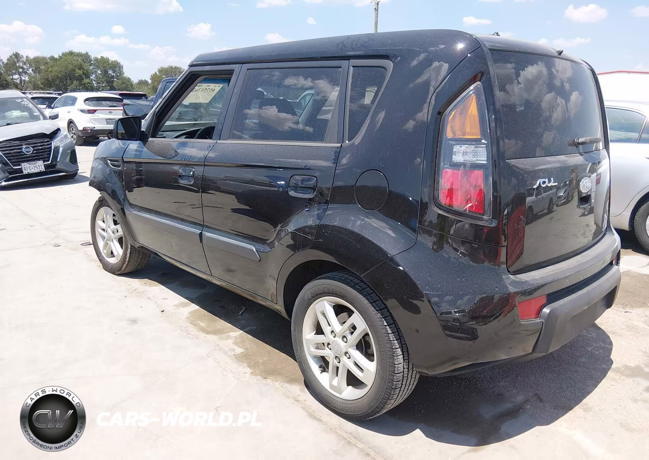2010 Kia Soul + VIN:KNDJT2A20A7102270 - 3