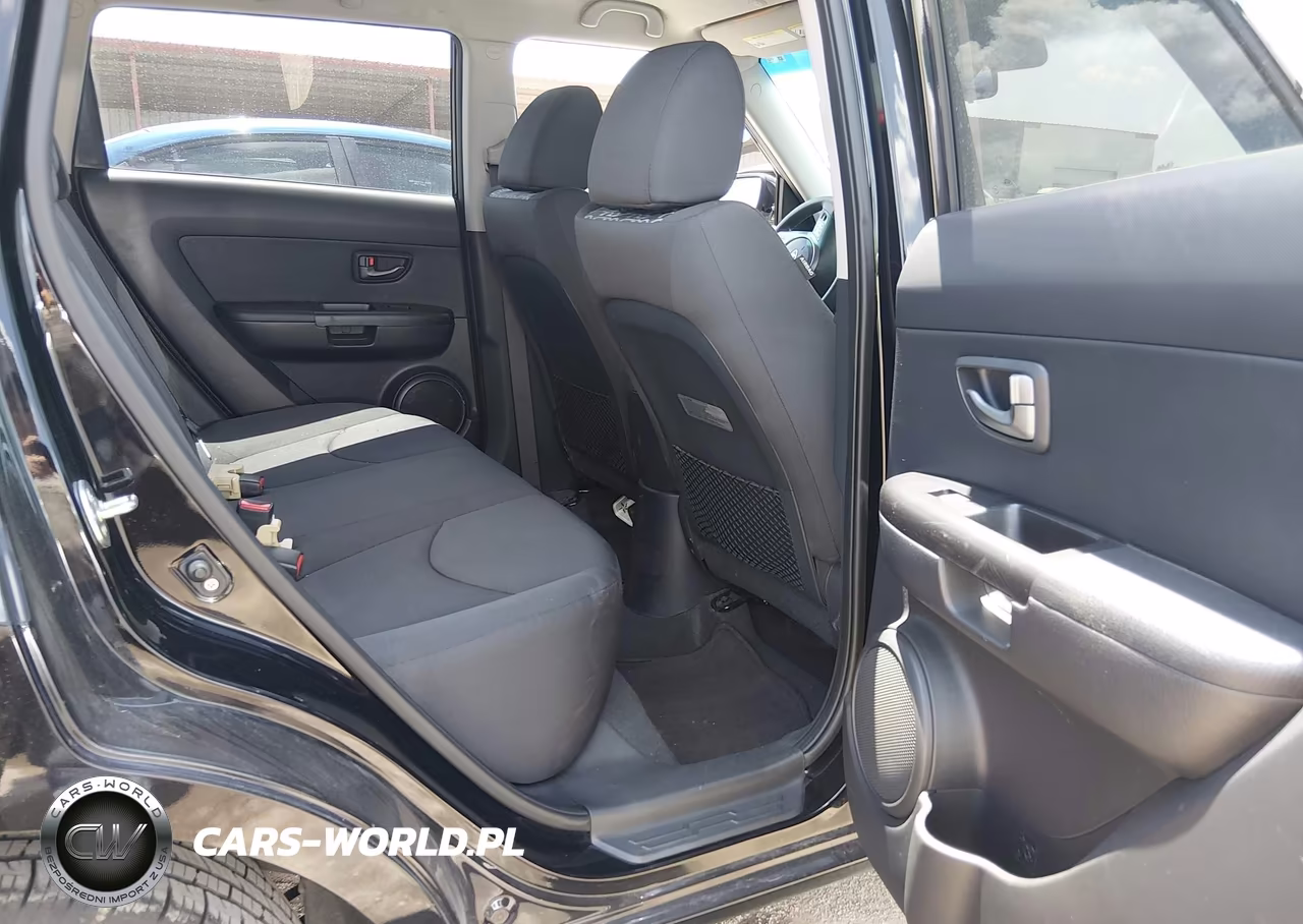 2010 Kia Soul + VIN:KNDJT2A20A7102270 - 8
