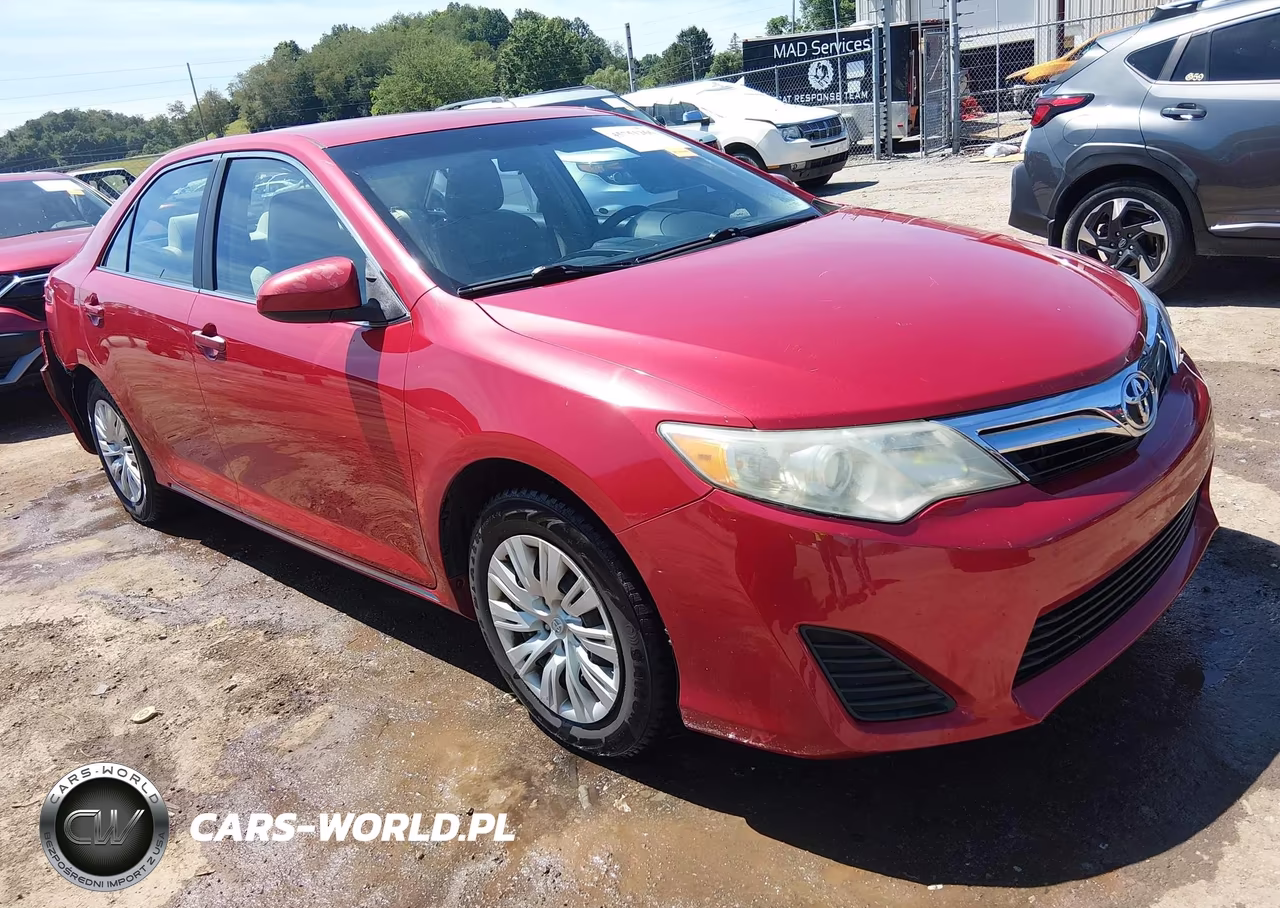 2012 Toyota Camry Le – zdjęcie 1 z 16