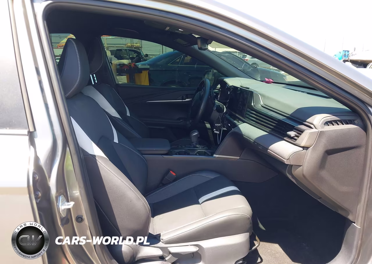 2025 Toyota Camry Se VIN:4T1DAACKXSU633324 - 5