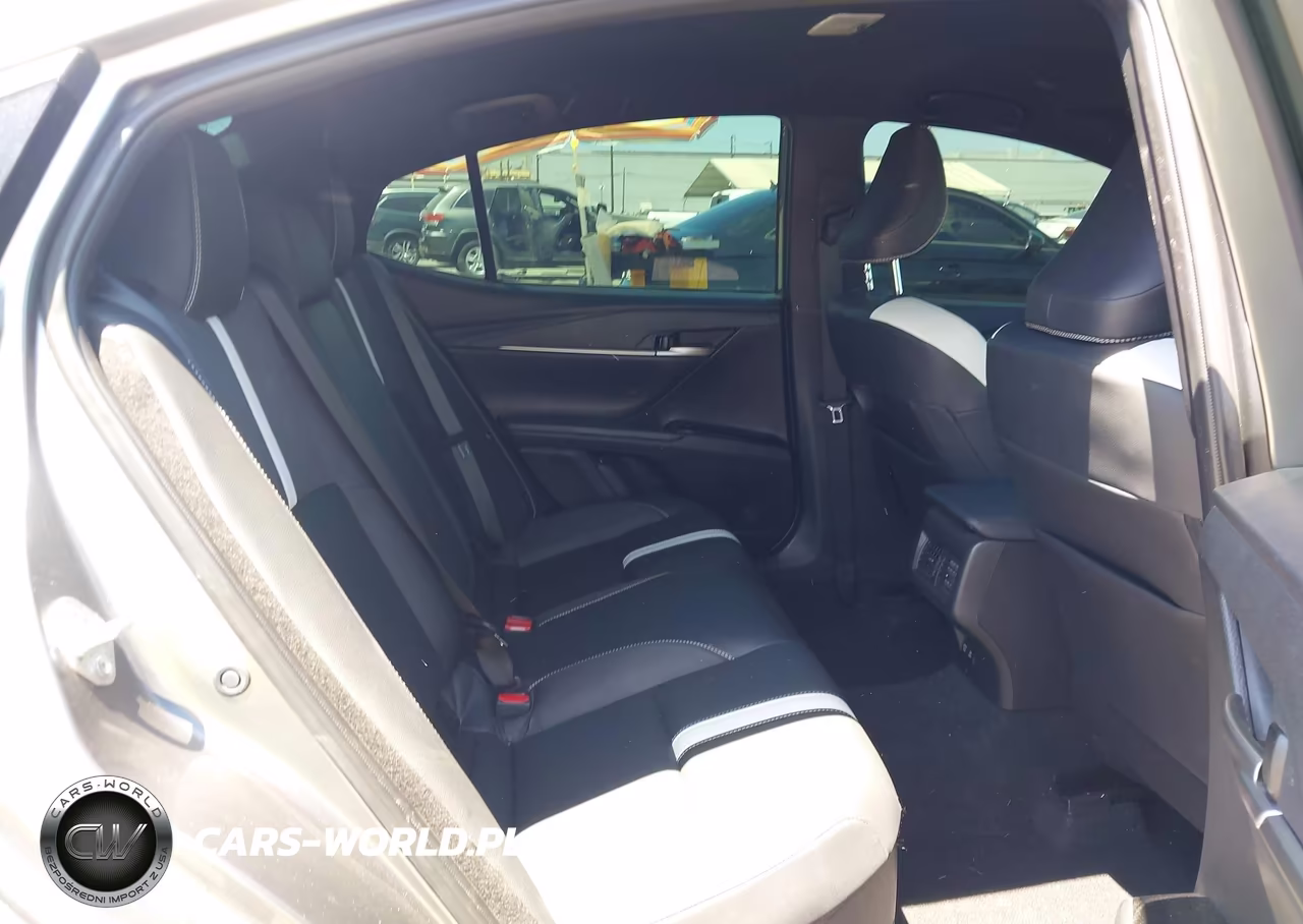 2025 Toyota Camry Se VIN:4T1DAACKXSU633324 - 8