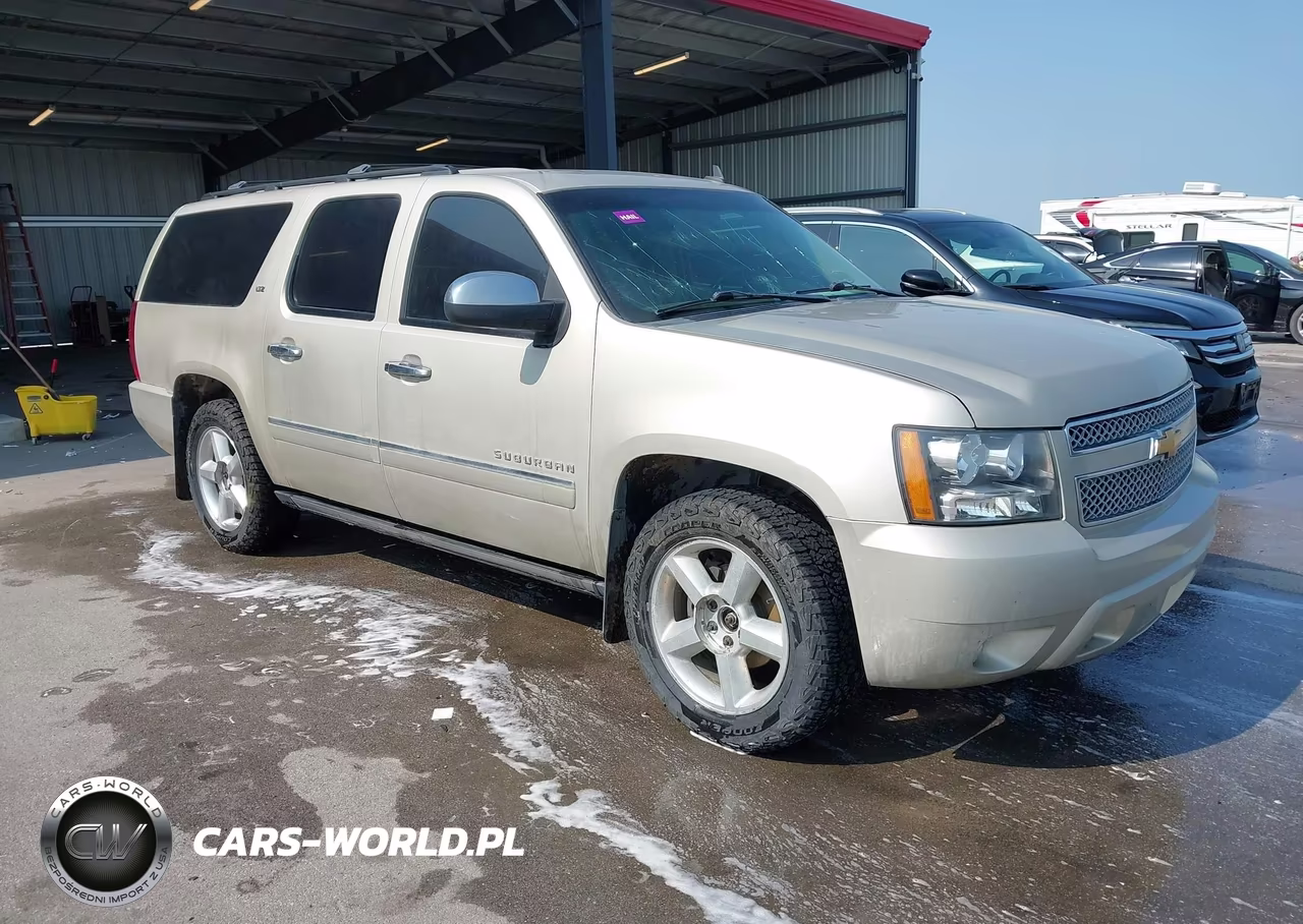 2013 Chevrolet Suburban Ltz – zdjęcie 1 z 17