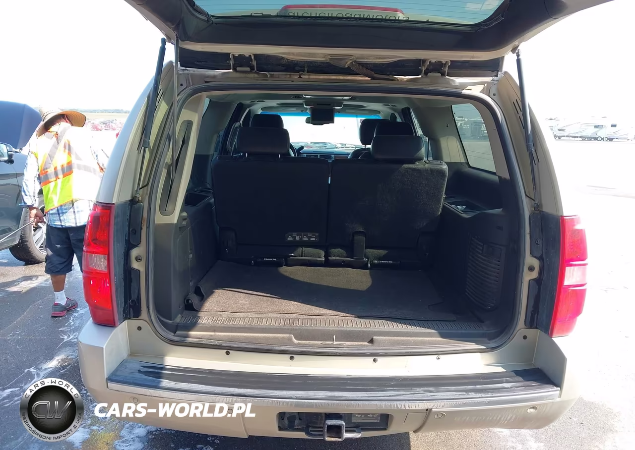2013 Chevrolet Suburban Ltz VIN:1GNSKKE7XDR129053 - 17