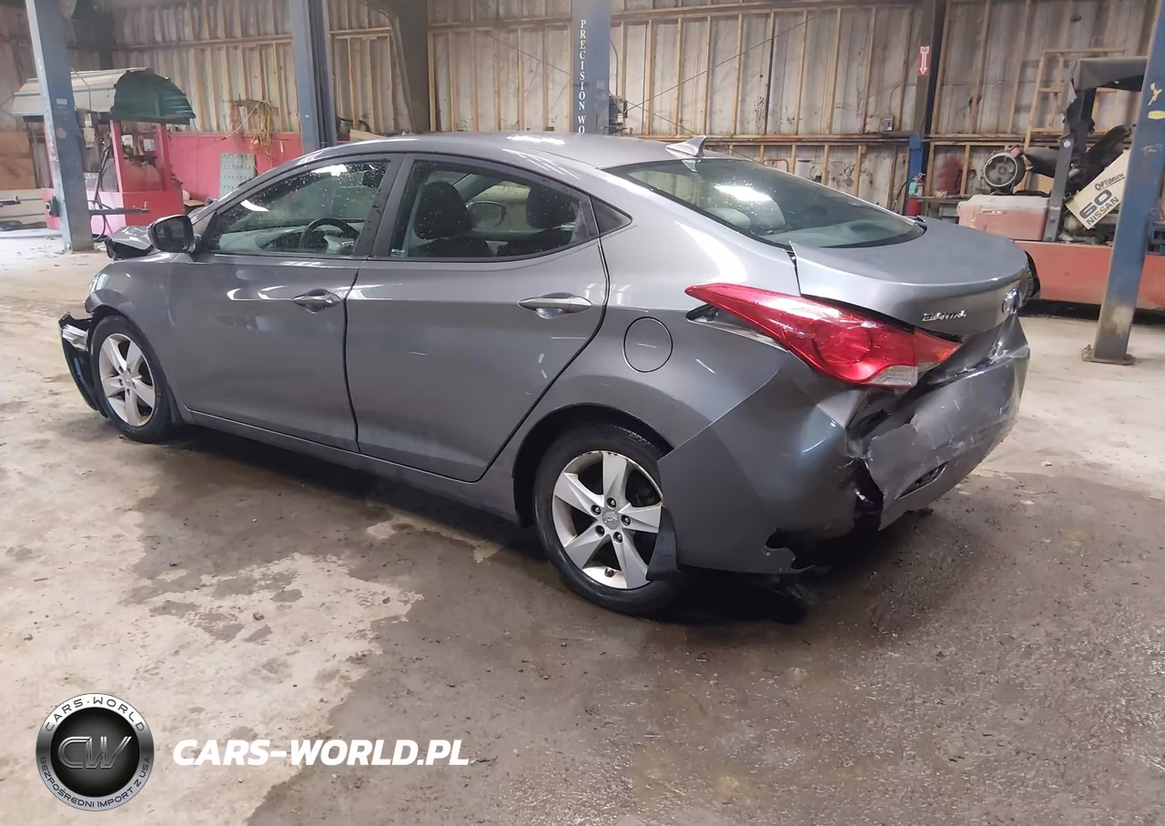 2013 Hyundai Elantra Gls VIN:5NPDH4AE2DH279844 - 3