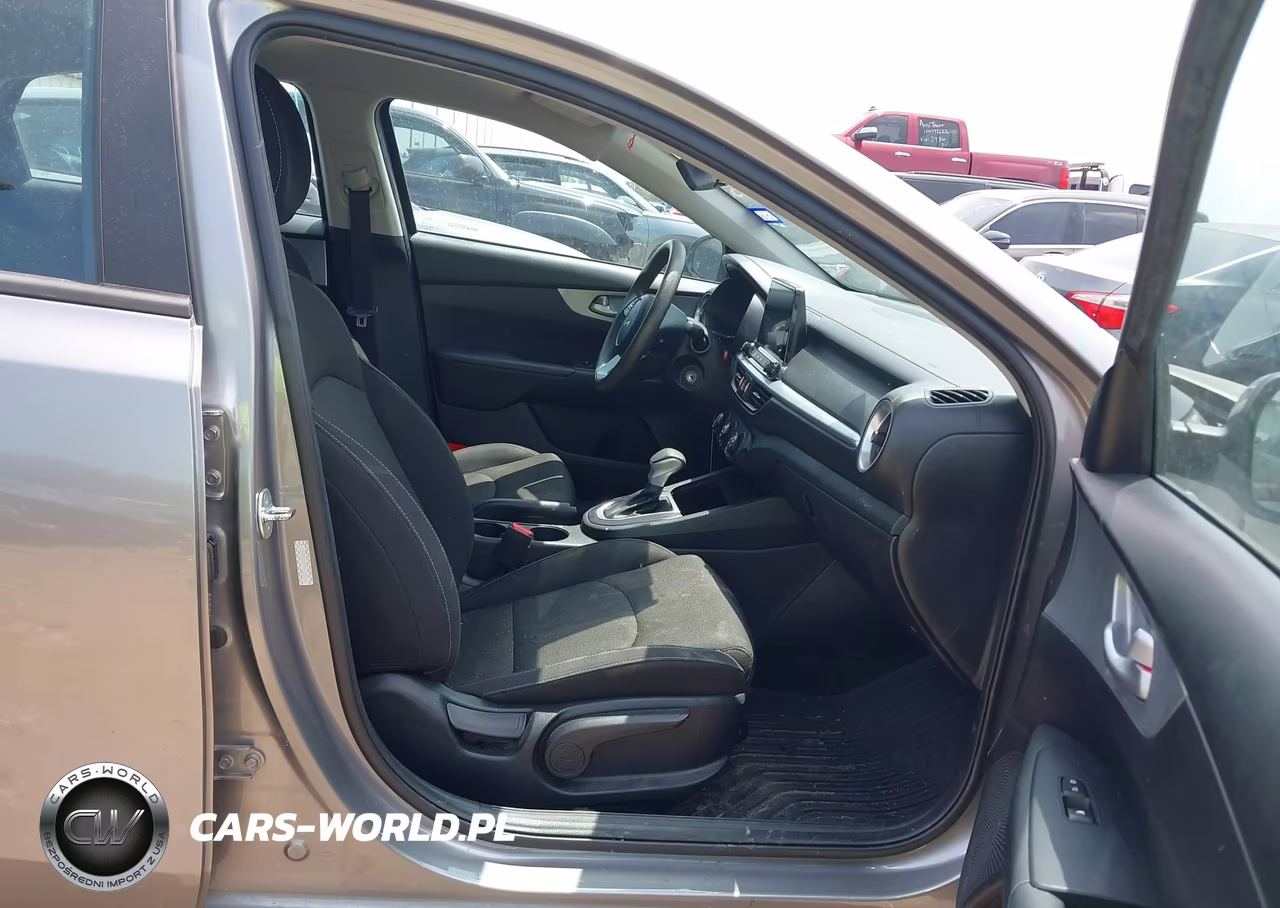 2023 Kia Forte Lxs VIN:3KPF24AD1PE628924 - 5