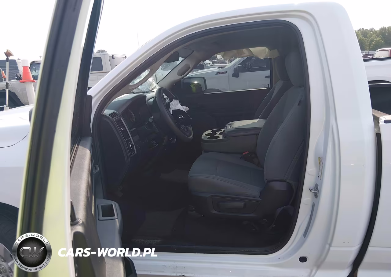 2019 Ram 1500 Classic Tradesman 4X2 6'4 Box VIN:3C6JR6AGXKG510192 - 16