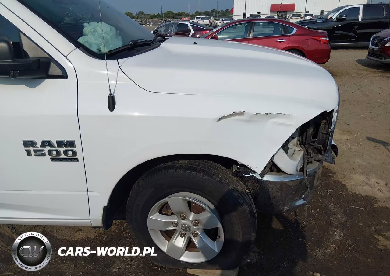 2019 Ram 1500 Classic Tradesman 4X2 6'4 Box VIN:3C6JR6AGXKG510192 - 17