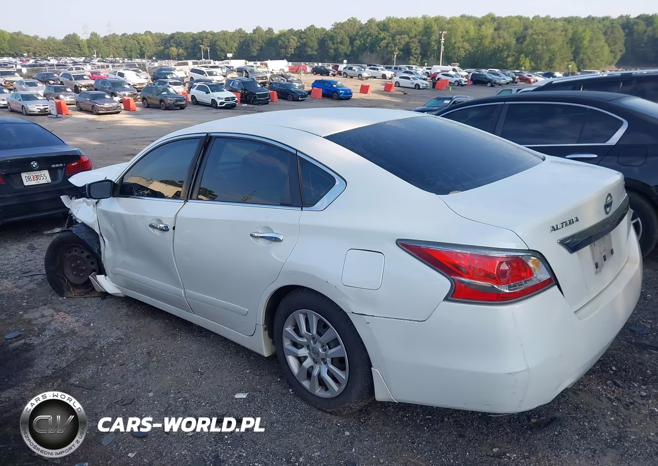 2015 Nissan Altima 2.5 S VIN:1N4AL3AP1FN919287 - 3