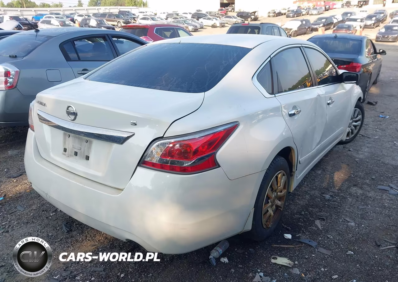 2015 Nissan Altima 2.5 S VIN:1N4AL3AP1FN919287 - 4