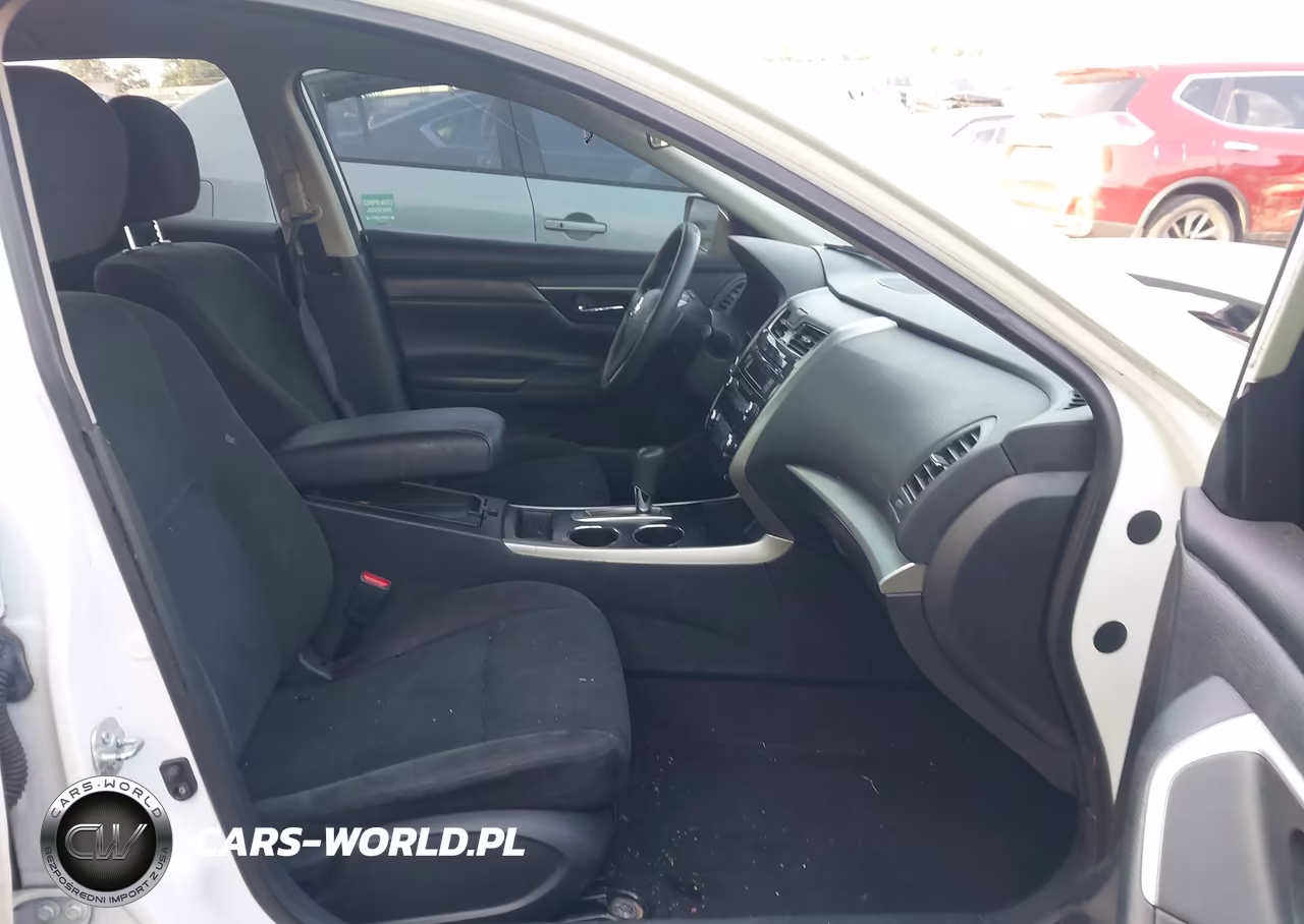 2015 Nissan Altima 2.5 S VIN:1N4AL3AP1FN919287 - 5