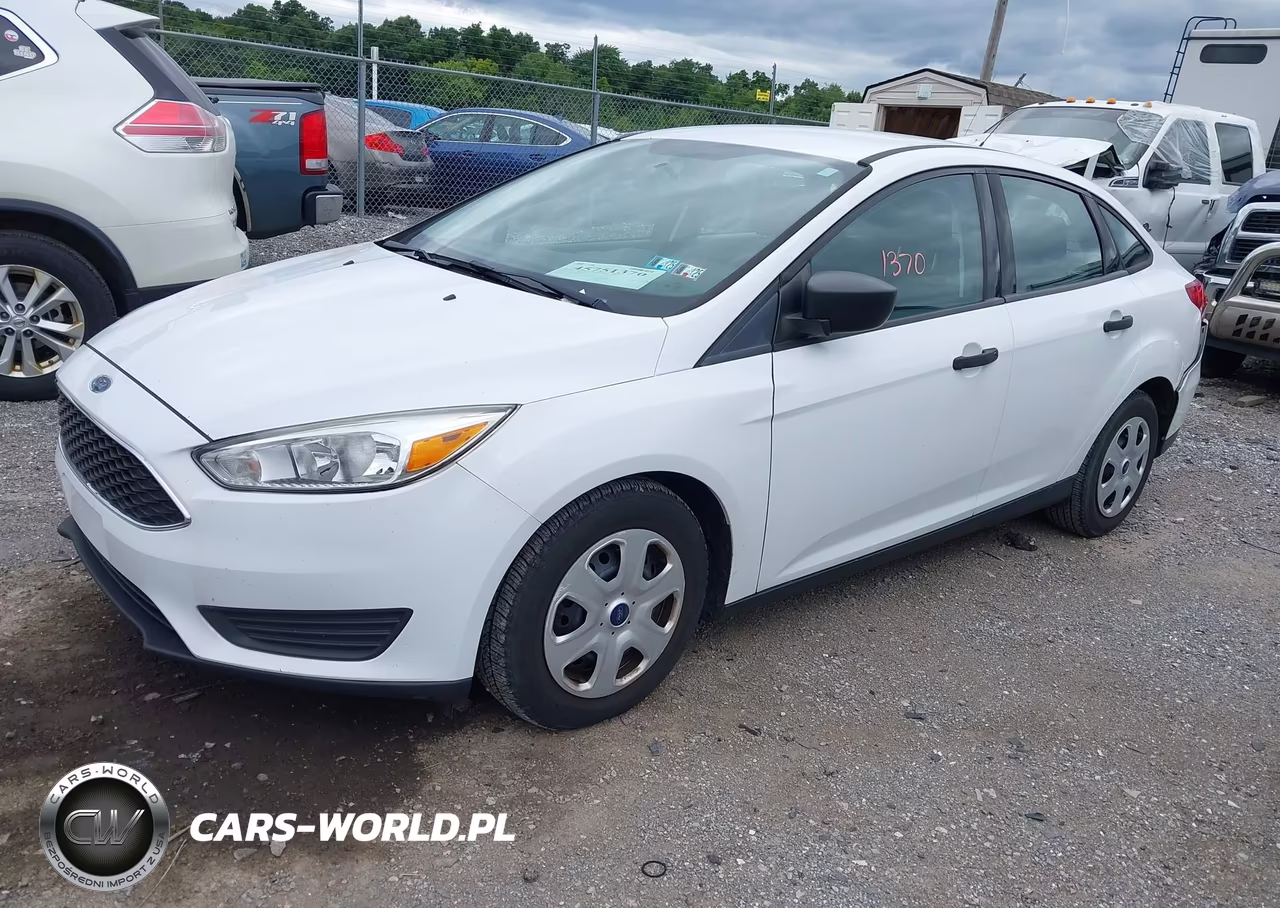 2018 Ford Focus S VIN:1FADP3E2XJL274689 - 2