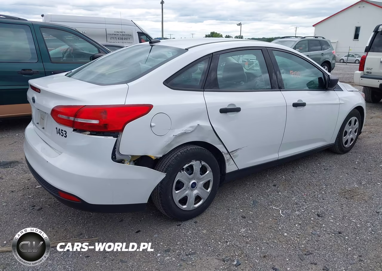 2018 Ford Focus S VIN:1FADP3E2XJL274689 - 4