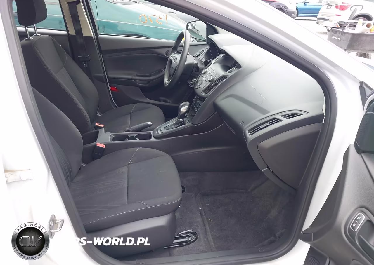 2018 Ford Focus S VIN:1FADP3E2XJL274689 - 5
