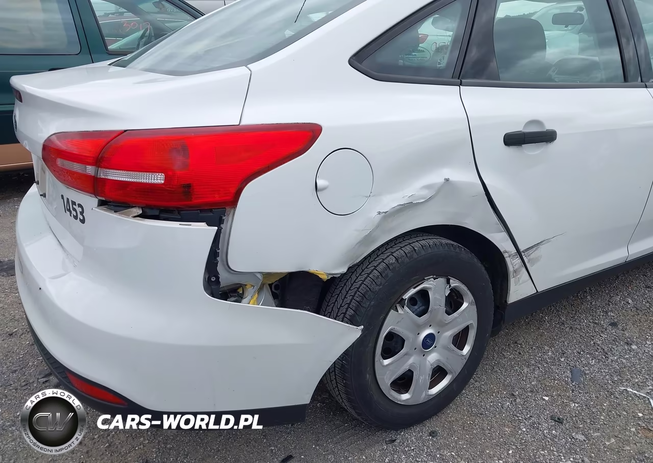 2018 Ford Focus S VIN:1FADP3E2XJL274689 - 6