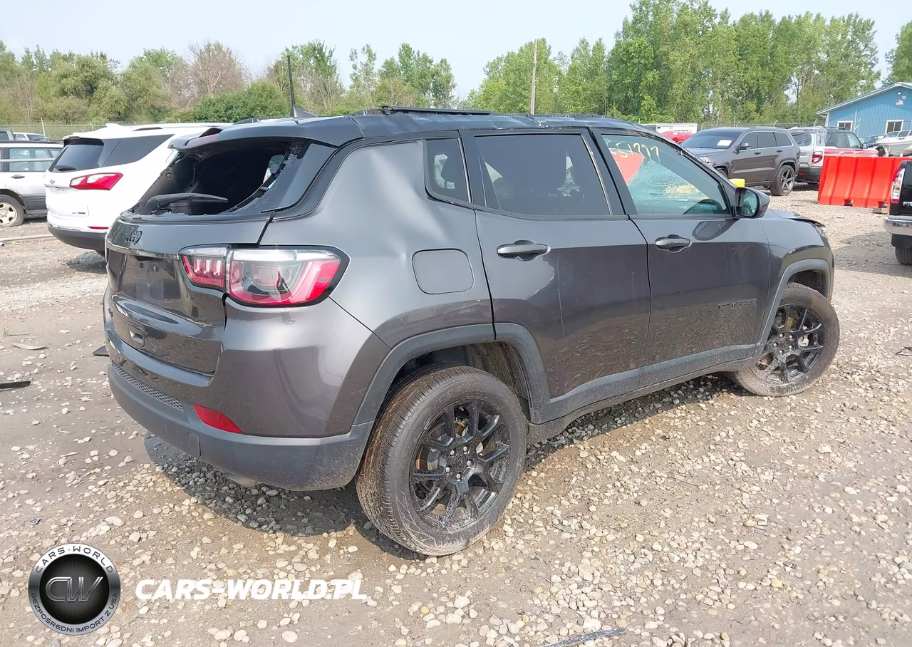 2022 Jeep Compass Altitude 4X4 VIN:3C4NJDBB1NT184884 - 4