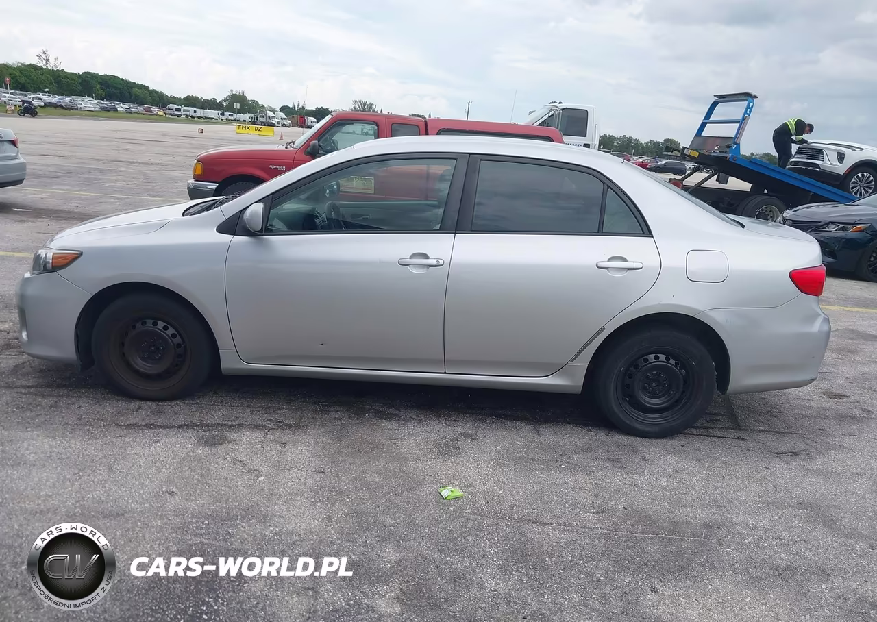 2012 Toyota Corolla Le VIN:JTDBU4EEXC9172903 - 14
