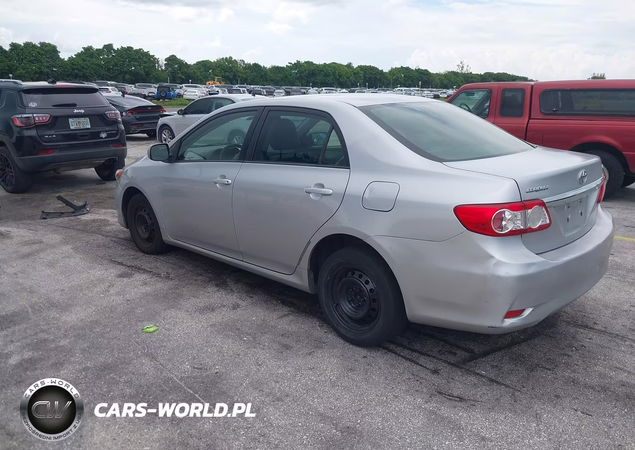 2012 Toyota Corolla Le VIN:JTDBU4EEXC9172903 - 3