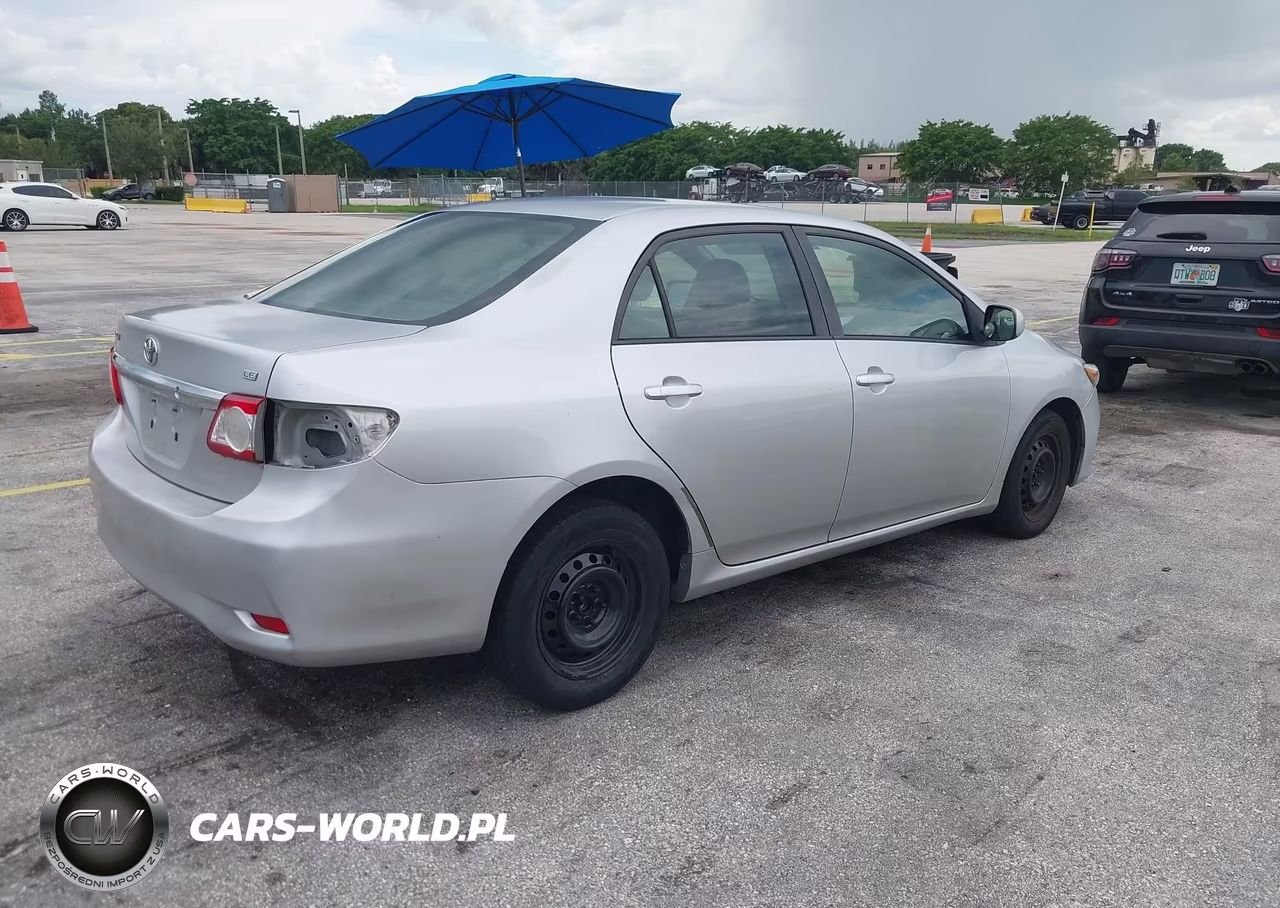 2012 Toyota Corolla Le VIN:JTDBU4EEXC9172903 - 4