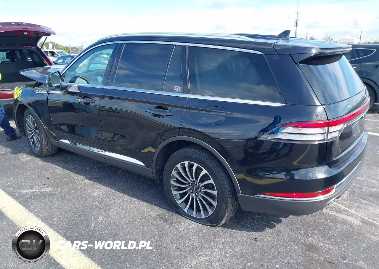 2024 Lincoln Aviator Premiere VIN:5LM5J6WC6RGL00937 - 3