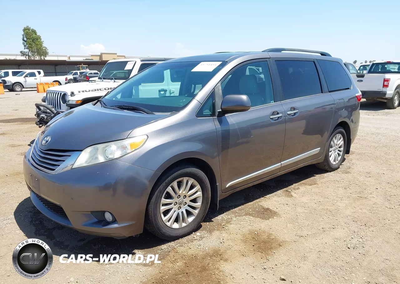 2017 Toyota Sienna Xle 8 Passenger VIN:5TDYZ3DC4HS875542 - 2