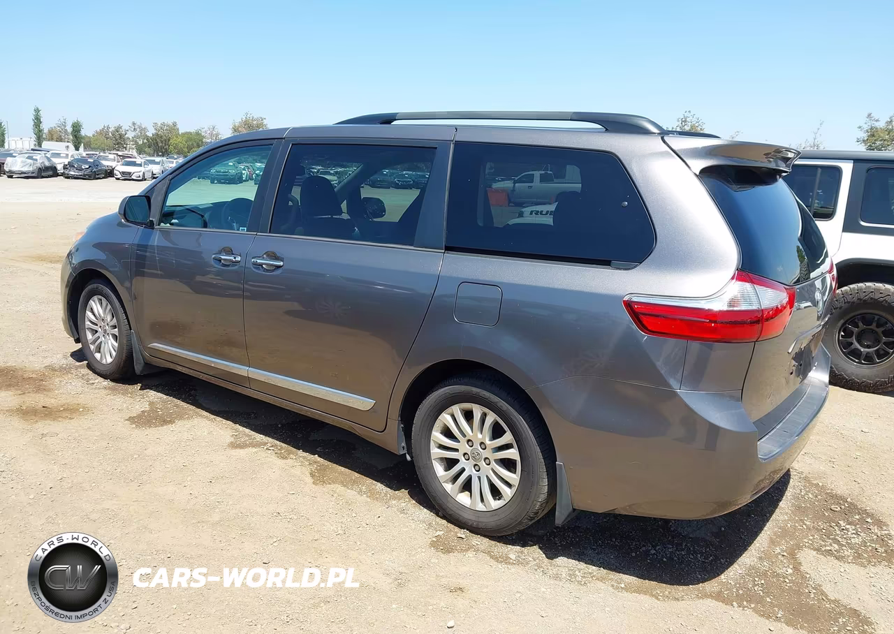 2017 Toyota Sienna Xle 8 Passenger VIN:5TDYZ3DC4HS875542 - 3