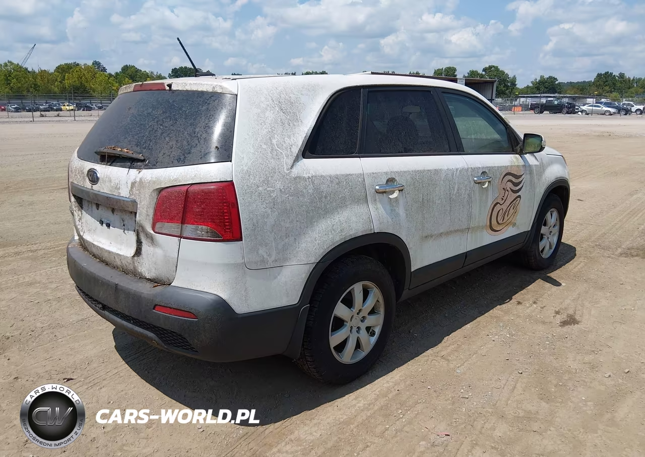 2011 Kia Sorento Lx VIN:5XYKT3A14BG109406 - 4