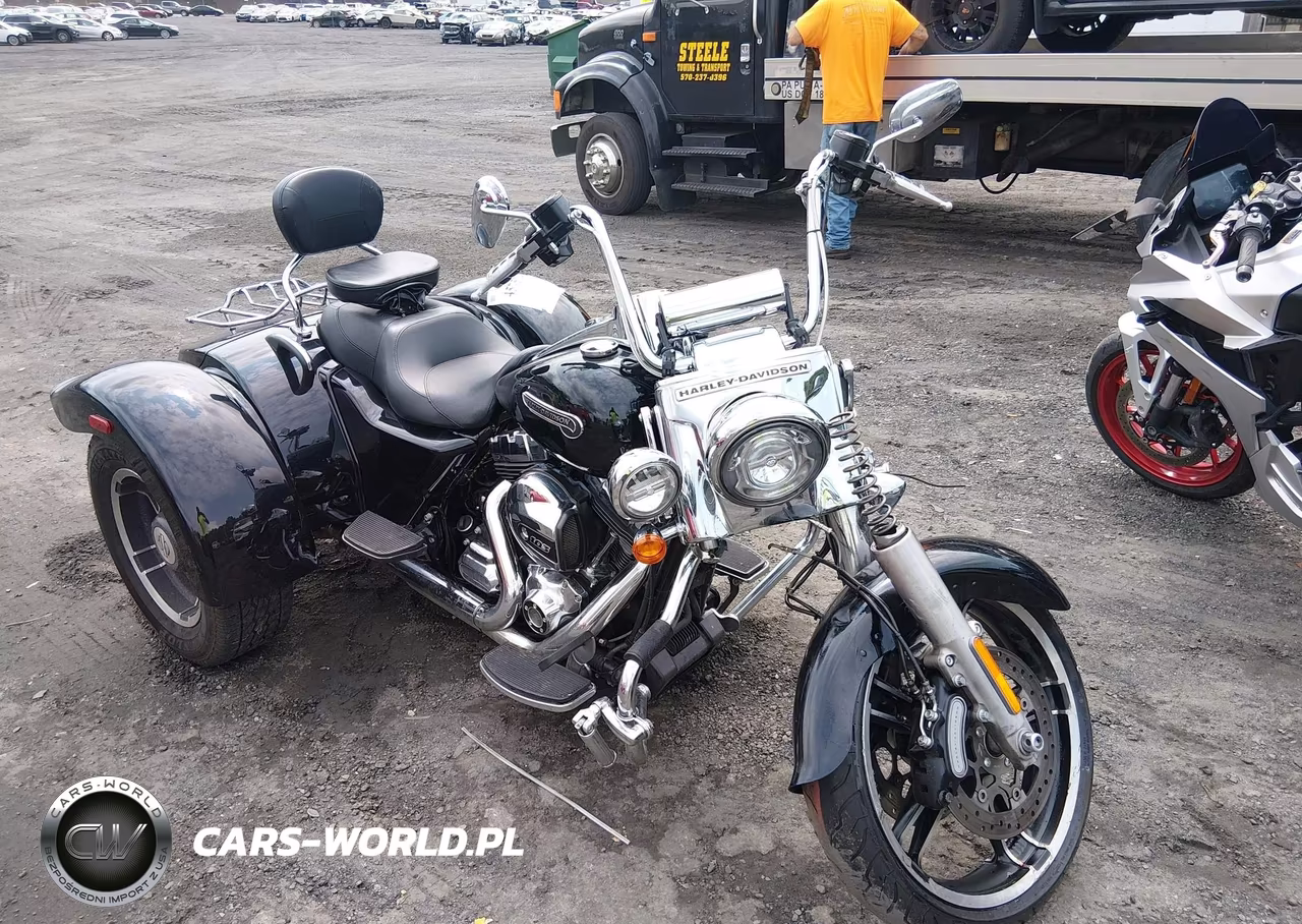 2015 Harley-Davidson Flrt Free Wheeler – zdjęcie 1 z 13