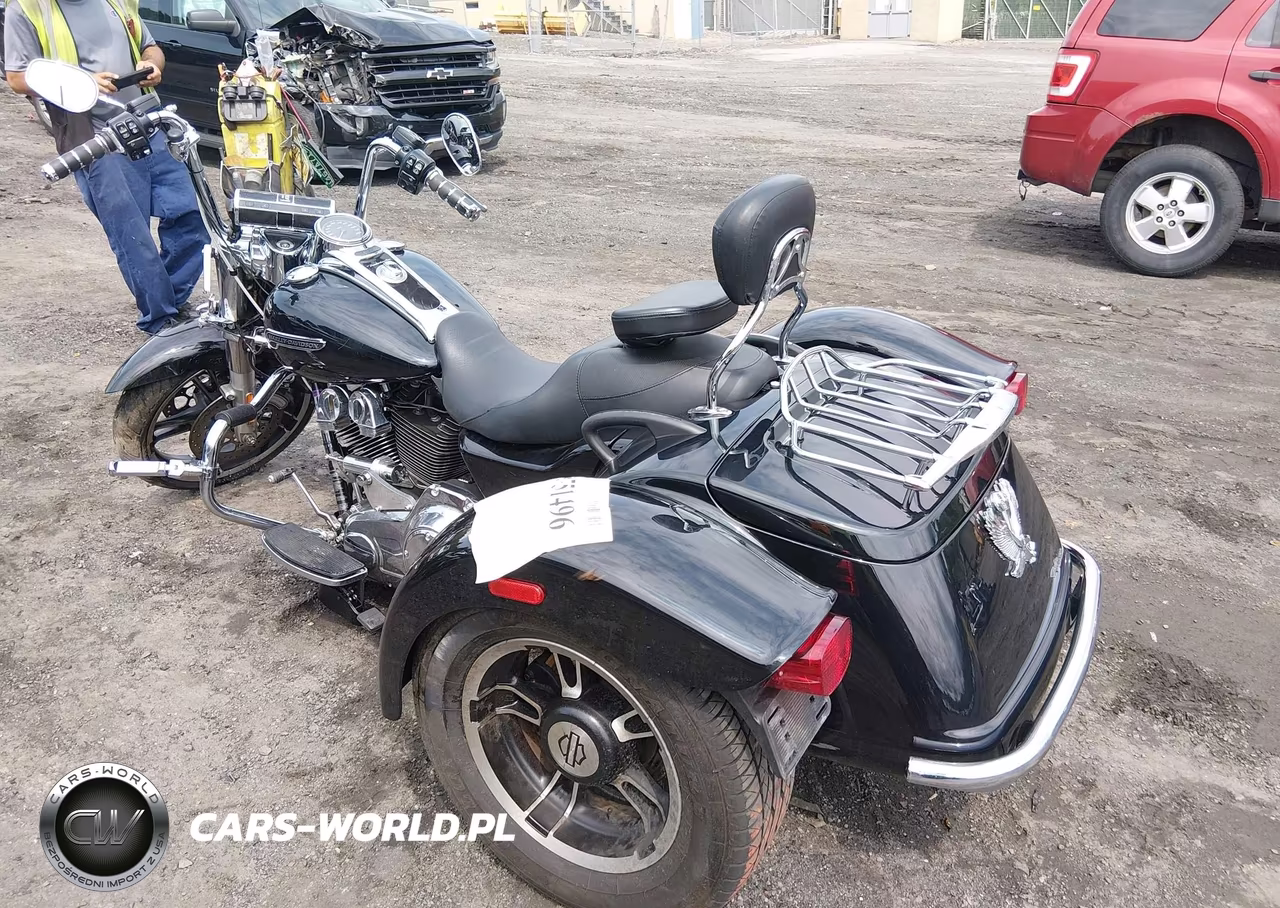 2015 Harley-Davidson Flrt Free Wheeler VIN:1HD1MCM16FB856038 - 3