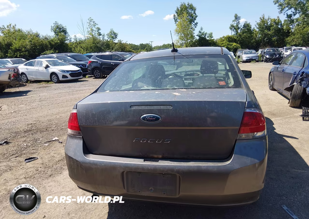 2011 Ford Focus S VIN:1FAHP3EN0BW188979 - 17