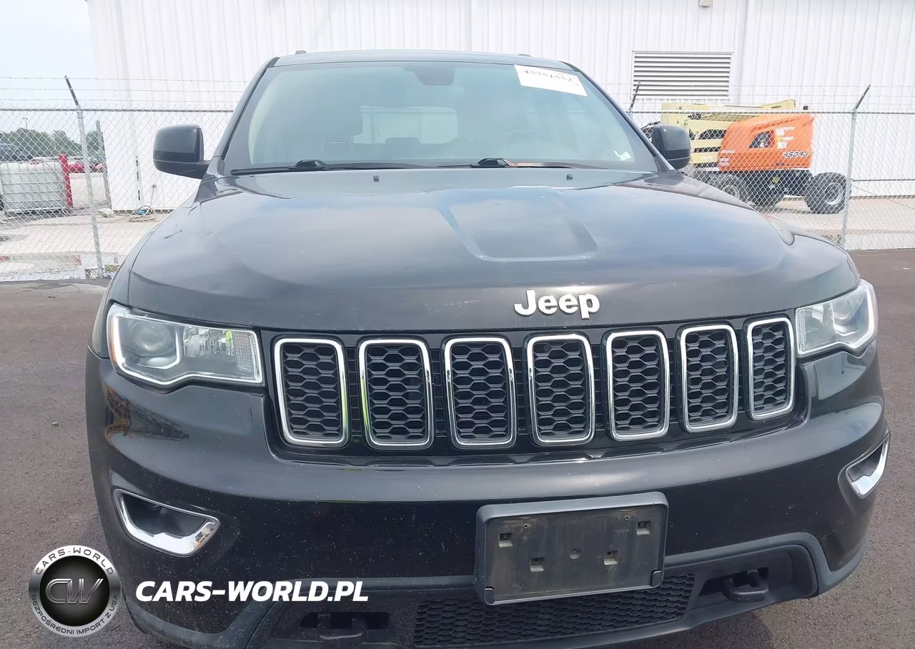 2018 Jeep Grand Cherokee Laredo E 4X4 VIN:1C4RJFAG2JC373642 - 12