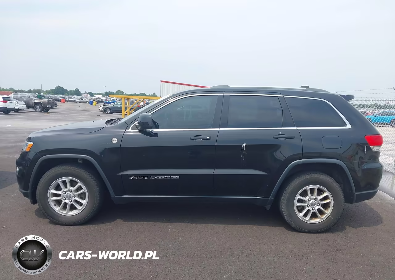 2018 Jeep Grand Cherokee Laredo E 4X4 VIN:1C4RJFAG2JC373642 - 14
