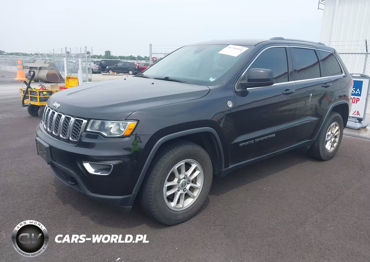 2018 Jeep Grand Cherokee Laredo E 4X4 VIN:1C4RJFAG2JC373642 - 2