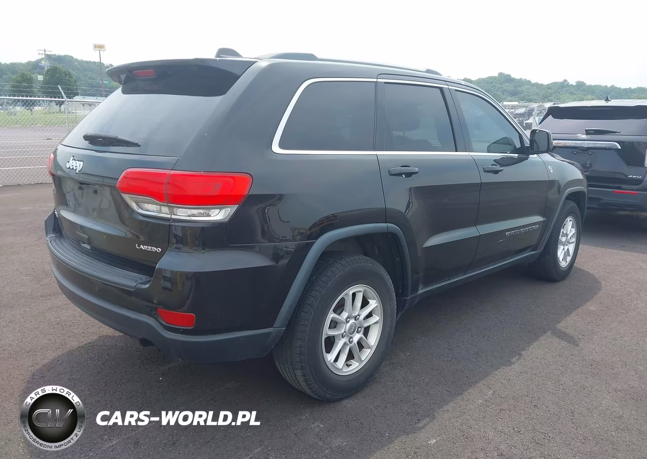 2018 Jeep Grand Cherokee Laredo E 4X4 VIN:1C4RJFAG2JC373642 - 4