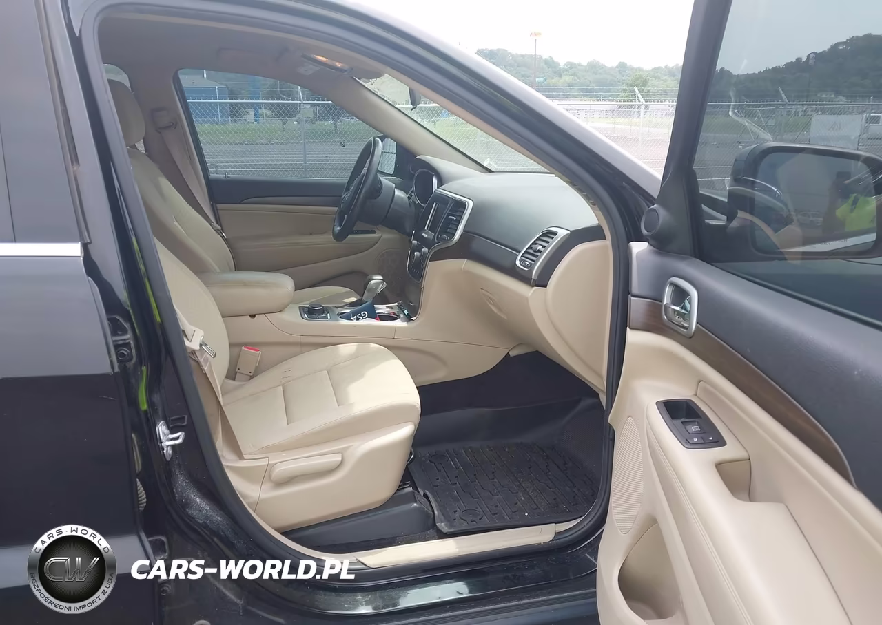 2018 Jeep Grand Cherokee Laredo E 4X4 VIN:1C4RJFAG2JC373642 - 5