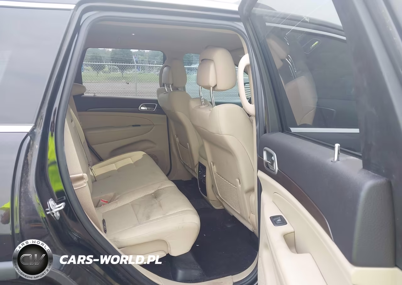 2018 Jeep Grand Cherokee Laredo E 4X4 VIN:1C4RJFAG2JC373642 - 8