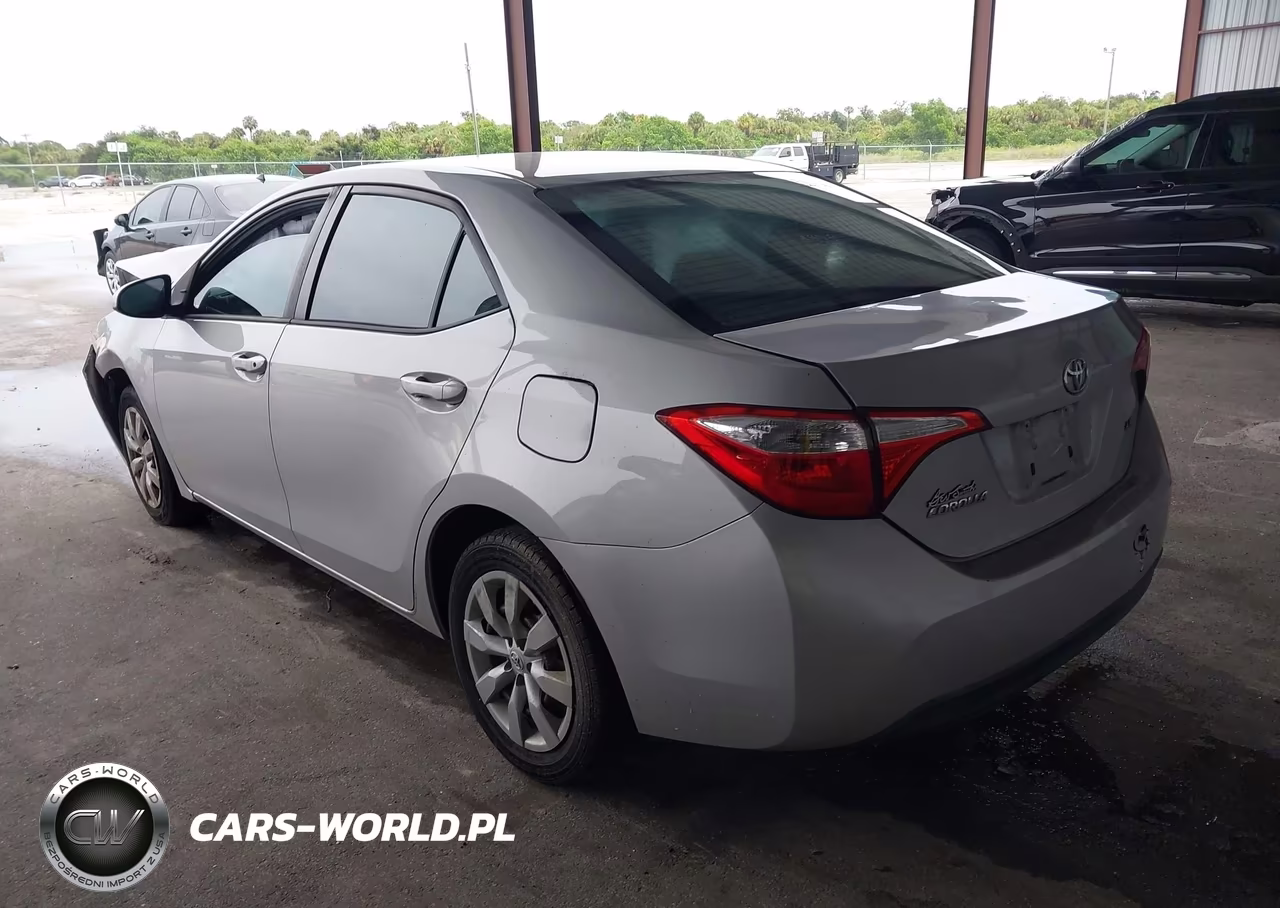 2015 Toyota Corolla Le VIN:2T1BURHEXFC423331 - 3
