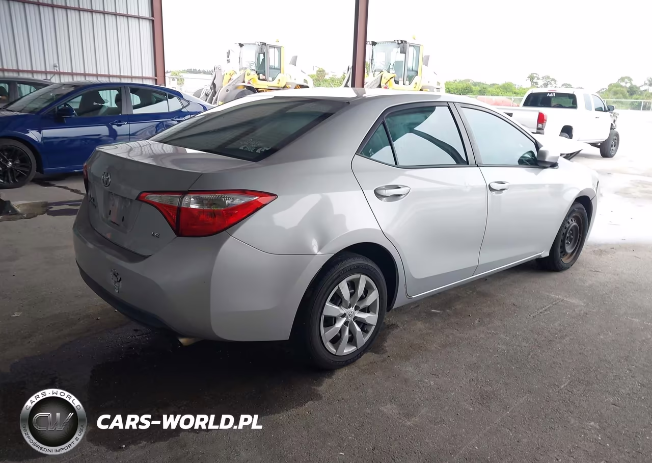 2015 Toyota Corolla Le VIN:2T1BURHEXFC423331 - 4