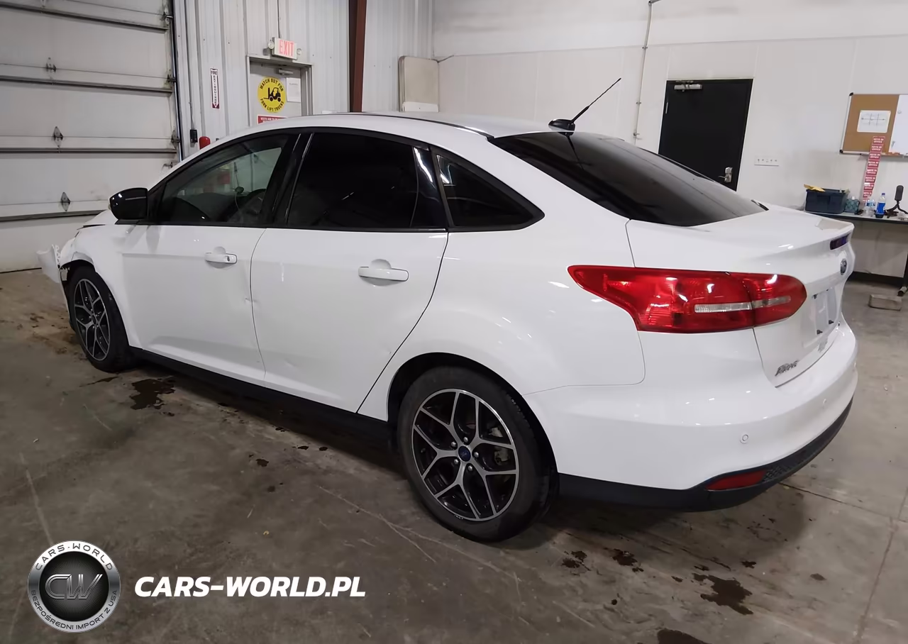 2018 Ford Focus Sel VIN:1FADP3H24JL236631 - 3