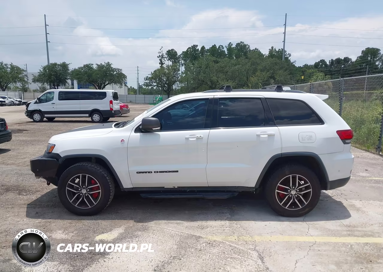 2017 Jeep Grand Cherokee Trailhawk VIN:1C4RJFLG1HC778589 - 14