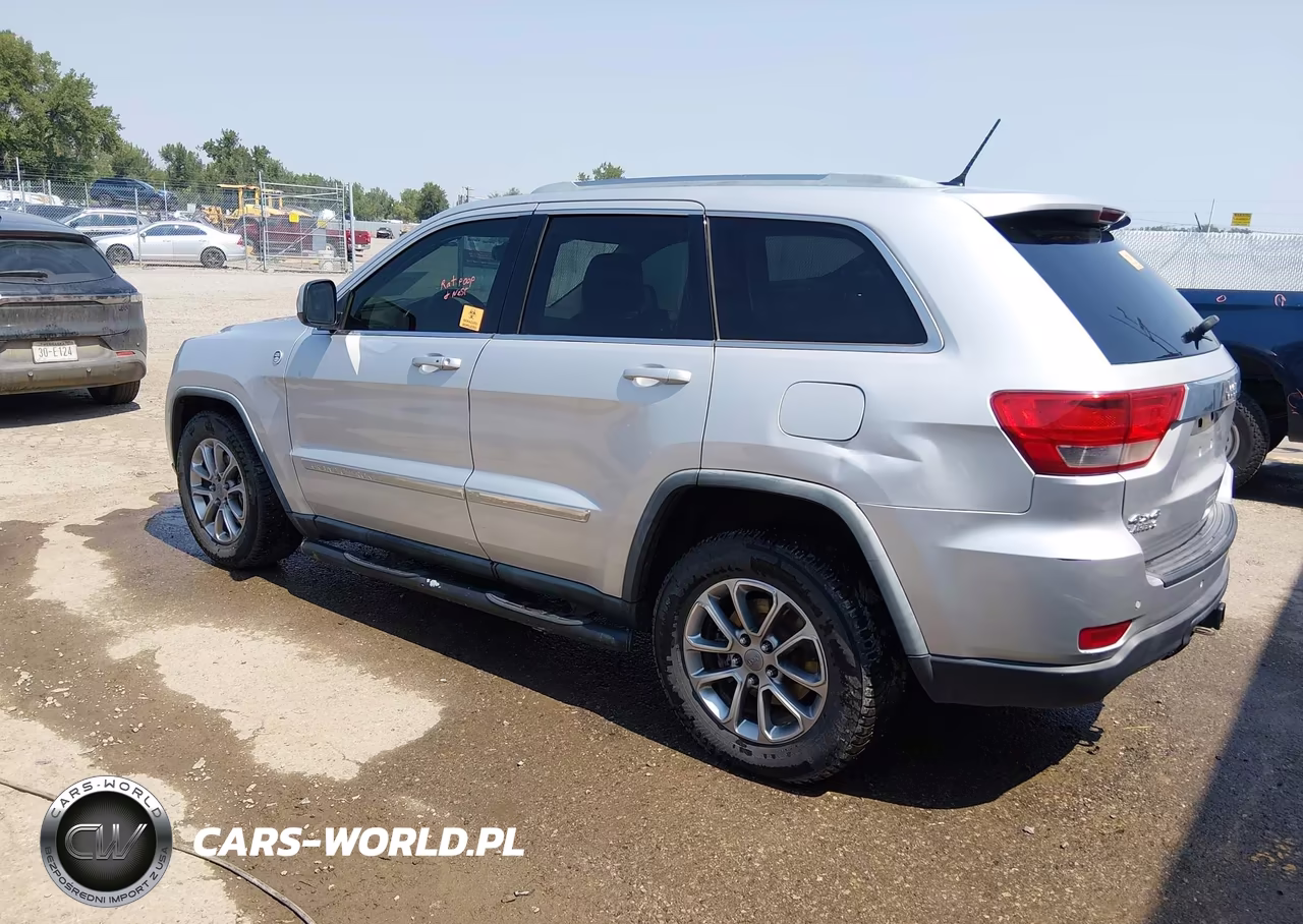 2012 Jeep Grand Cherokee Laredo VIN:1C4RJFAG4CC103718 - 3